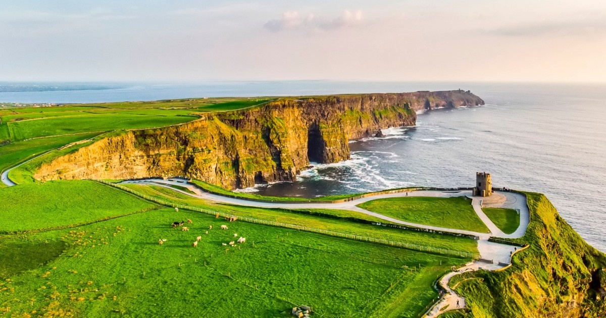 Discover the Enchanting Cliffs of Moher: A Must-Do Day Trip from Dublin!